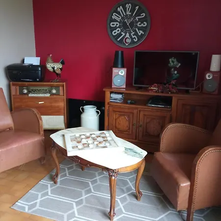 Maison Normande Avec Jardin Cloture, Cheminee Et Options Confort, Pres De La Roche D'oetre - Fr-1-497-141 Holiday home Frenes